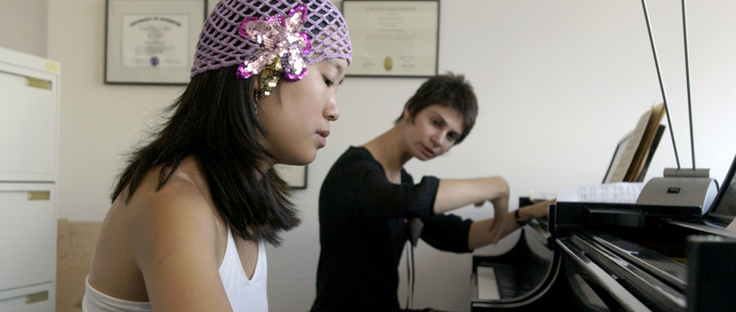 Marina Lomazov teaches master class.