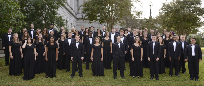 Concert Choir on statehouse lawn