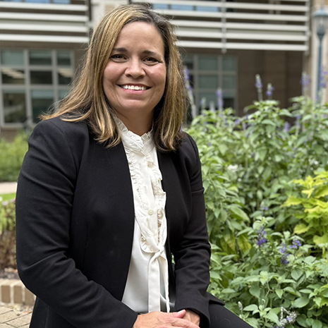 Headshot of Elizabeth Regan