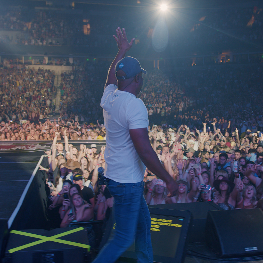 Darius Rucker waves to the crowd at his concert in Colonial Life Arena
