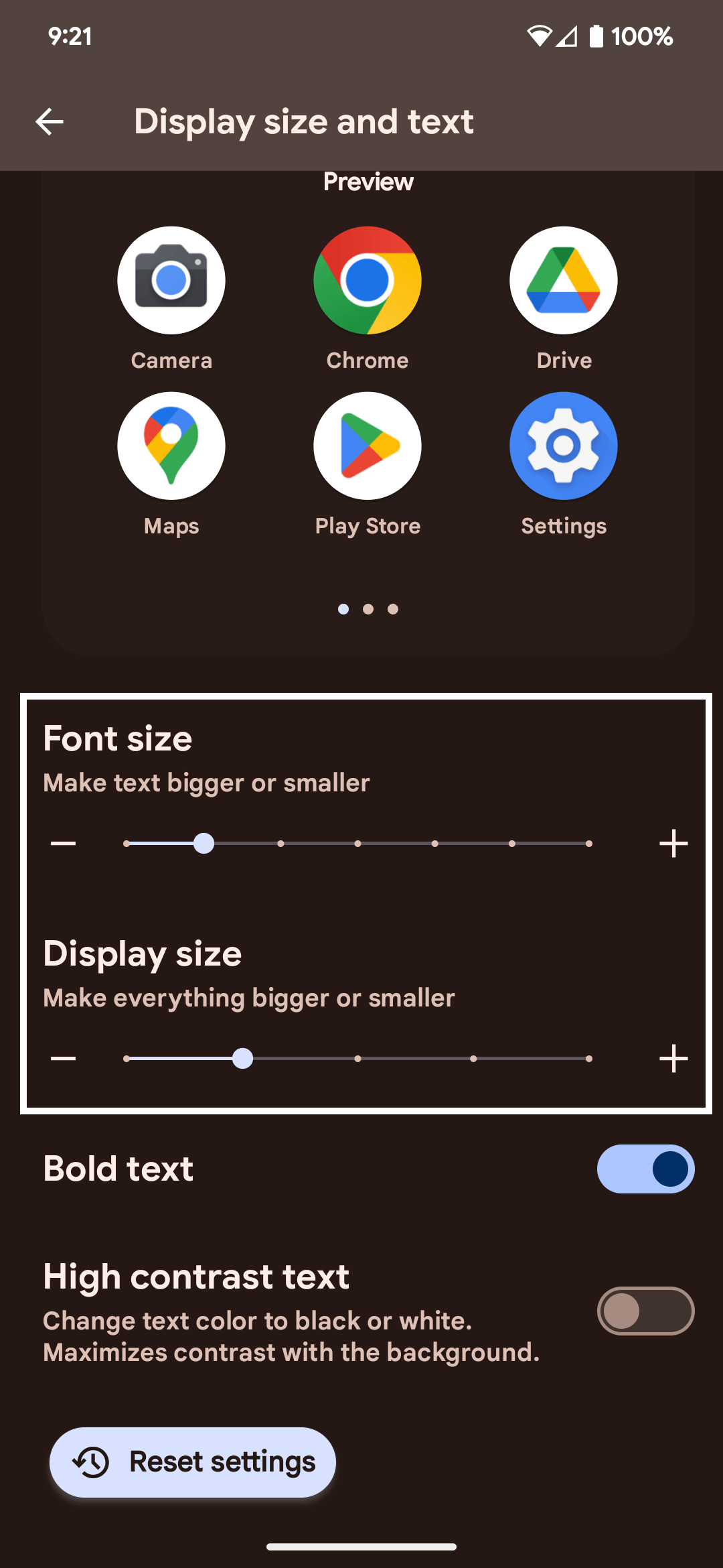 Screenshot of Android Display size and Text settings. The display and font size sliders are emphasized with a white box.