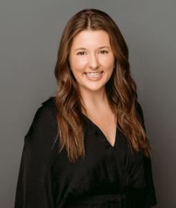 Rebecca Dooley Headshot