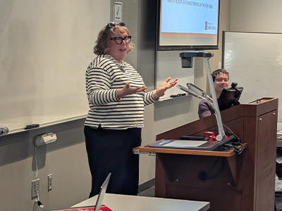 Jennifer Bess presents on National Fellowships and Professional Growth