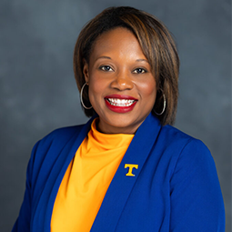 Amber Williams Headshot