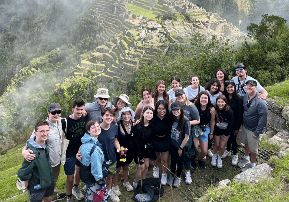 image of students in Peru during winter session
