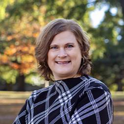 headshot of Lara Lomicka Anderson