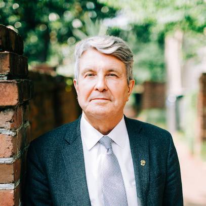 headshot of Steve Lynn