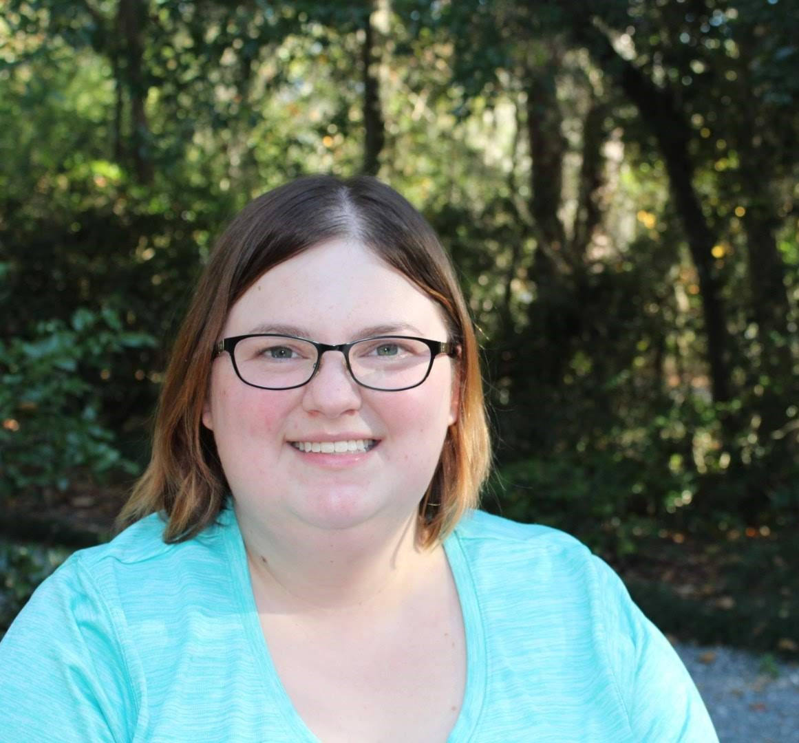 Headshot of Ann Abney outdoors
