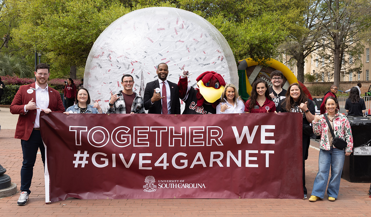 Give 4 Garnet Banner