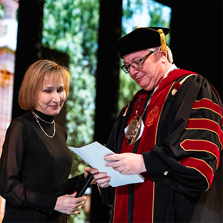 President Amiridis and First Lady Aggelopoulou-Amiridis on stage during the Presidential Investiture.