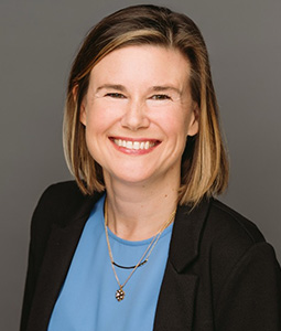 Head shot of Beverly Roberts