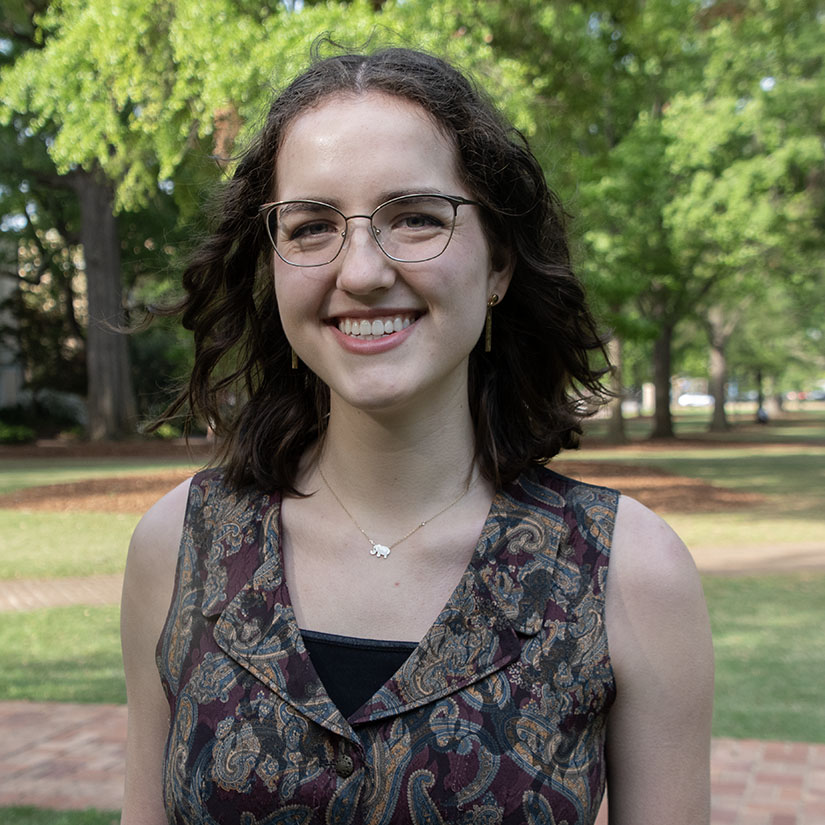 Gabrielle Dissinger standing on the USC Horseshoe.