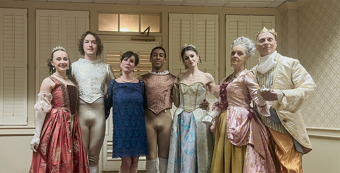 Group picture of ballet dancers