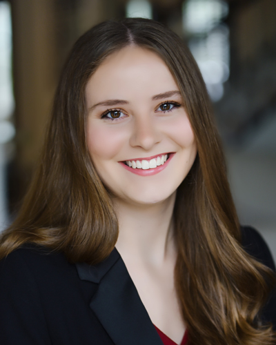 Kayla Davenport headshot