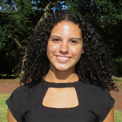 Isabella Owens headshot