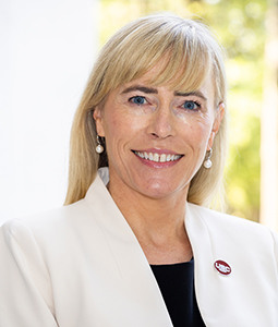 Jana Xanthakos headshot