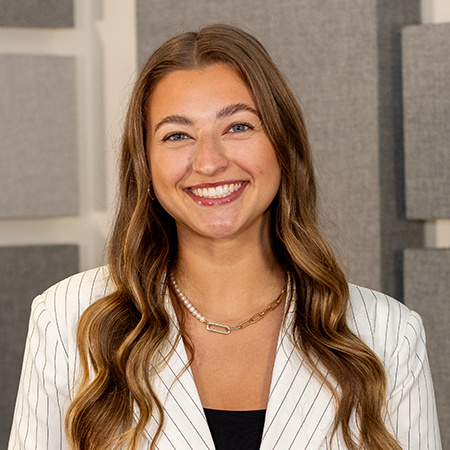 Zoe Mullins headshot