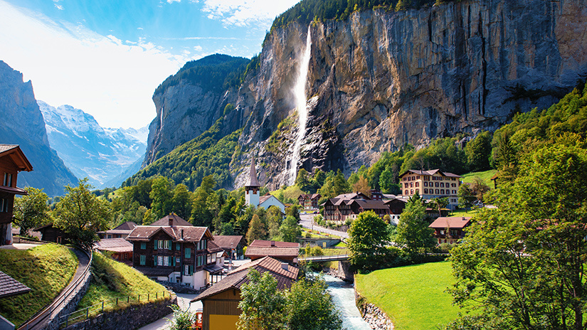 Spectacular view of Lauterbrunnen valley on a bright sunny day, Switzerland