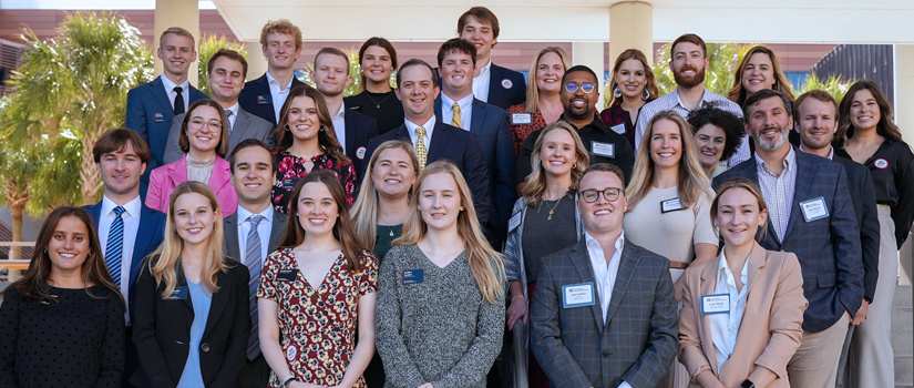Group photo of Student Alumni Board and Young Alumni Board members 2022