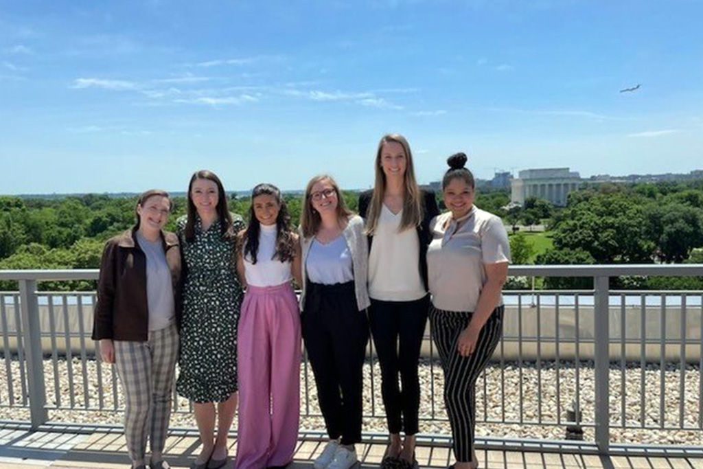Walker Leadership Scholars visit the American Pharmacists Association headquarters with alumni Aiya Almogaber (‘21), current Government Affairs and Practice Resident. 