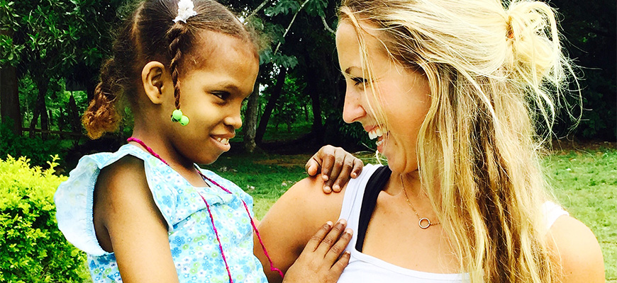 Analisa Wolff and Melissa, a little girl she meet on an alternative spring break trip to the Dominican Republic