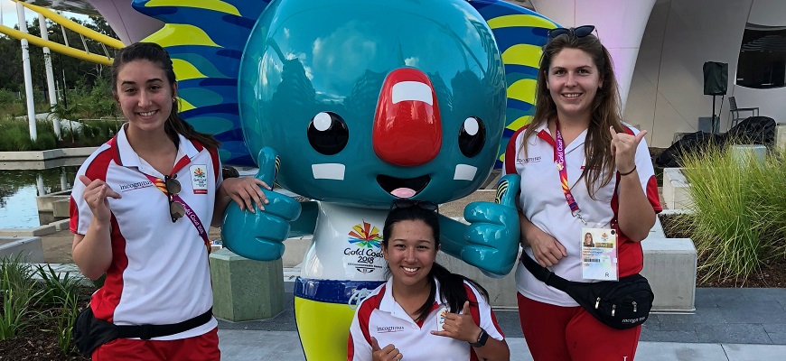 Students with Commonwealth Games mascot