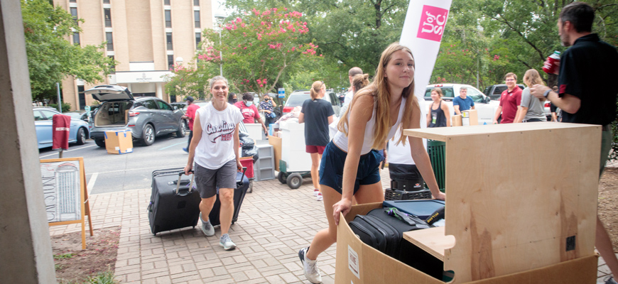 students move into residence halls on campus