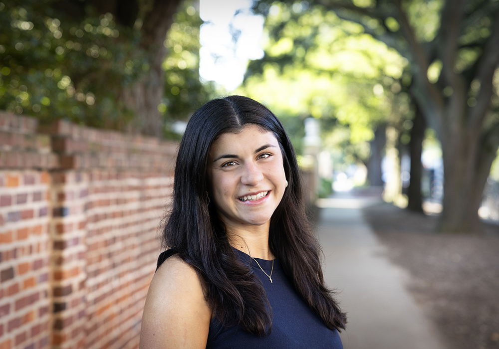 Headshot of Jaelyn Souza on campus