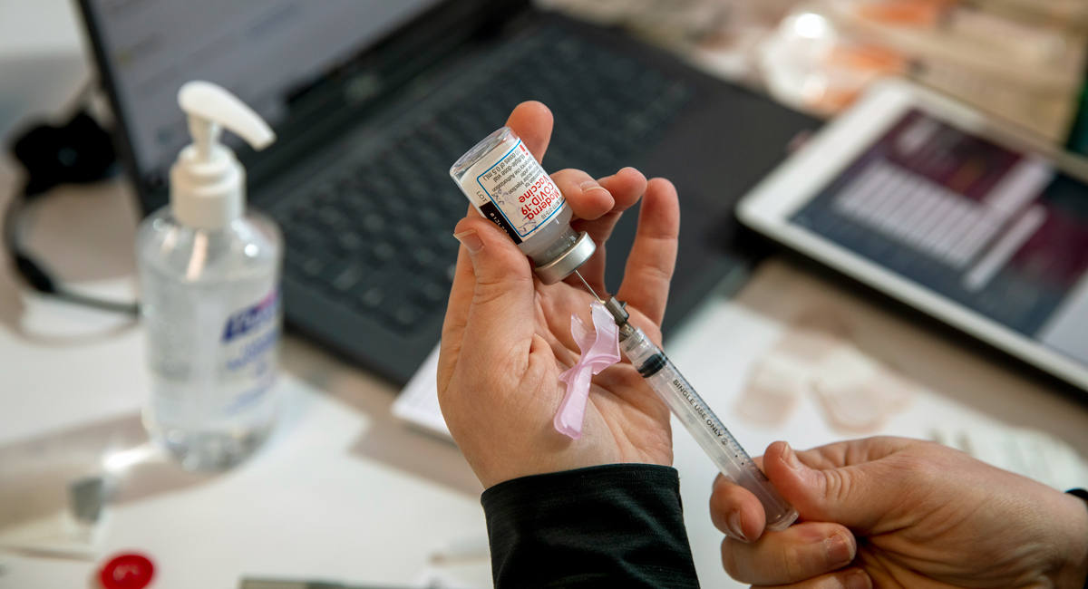 vaccination vial and syringe