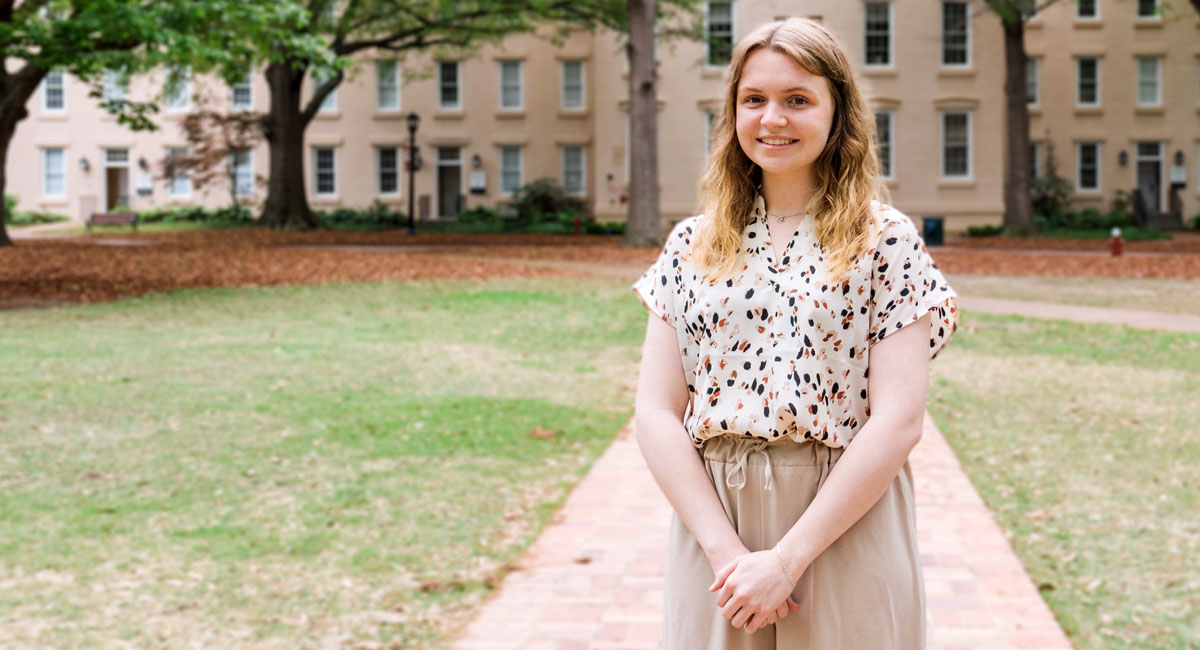 A portrait of Shannon DePratter on the USC horseshoe.